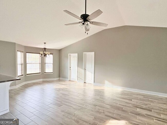 Foto del edificio - 108 Honeysuckle Rd