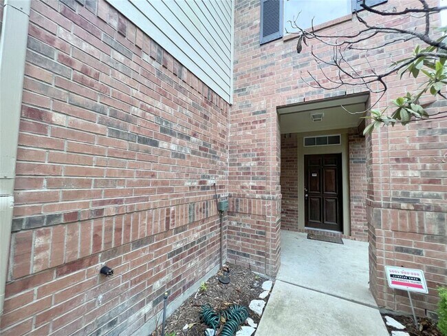 Building Photo - 5323 Brookway Dr