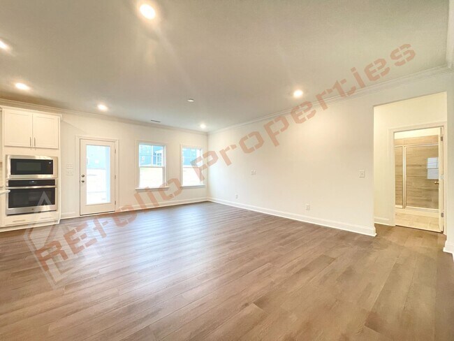 Foto del edificio - Beautiful Brand New 4 Bedroom, 3 Bathroom Home with 1st Fl Bedroom+  Office, 2-Car-Garage &High-S...