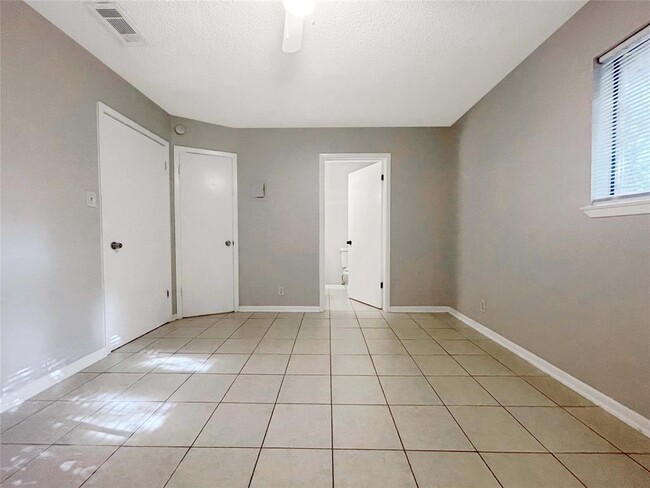 Building Photo - 2503 Cecil Dr