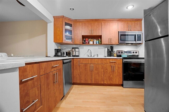 Building Photo - 2313 S Cypress Bend Dr