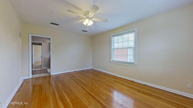 Foto del edificio - 1261 Belmont Terrace