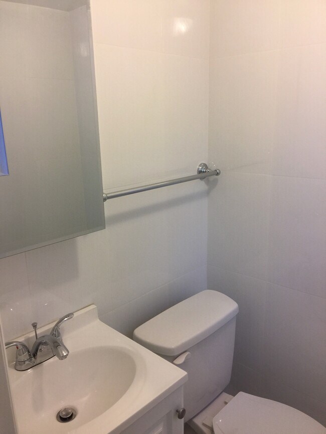 Building Photo - 6639 Burns St