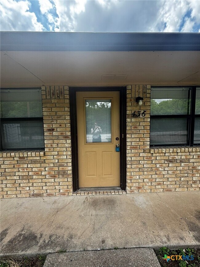 Foto del edificio - 434 County Rd 4616