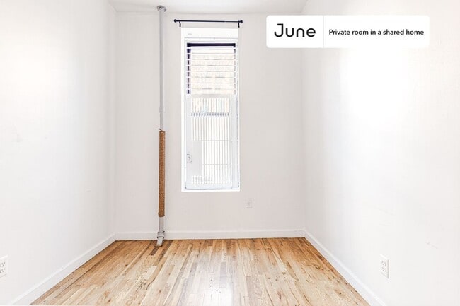 Building Photo - Room in Shared 4 bed/2 bath home