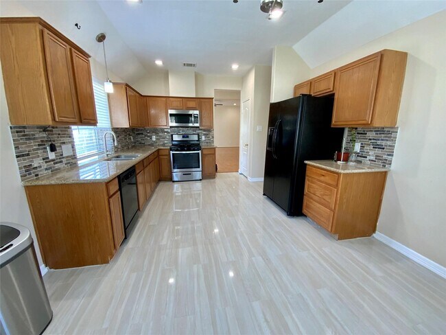 Foto del edificio - 8310 Diamond Way Ct