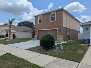 Building Photo - 1628 Strathmore Cir