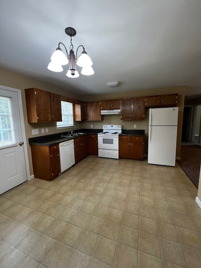 Foto del edificio - 2 Bedroom 2 Bath Duplex with Garage