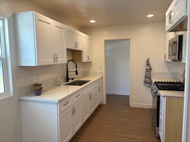 Foto del edificio - 2 Bedroom 1 Bathroom House