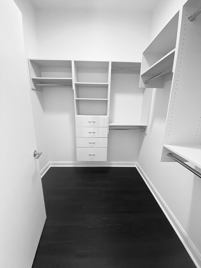 Foto del edificio - 2470 N Lincoln Ave