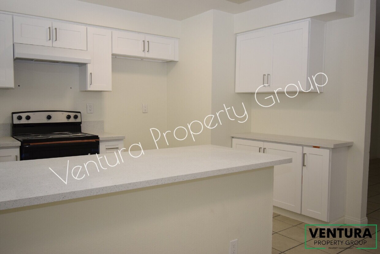 Foto del edificio - AVAILABLE SOON!!  NEWLY RENOVATED AND UPGRADED  Spacious 3-Bedroom Haven with 2 Full Baths