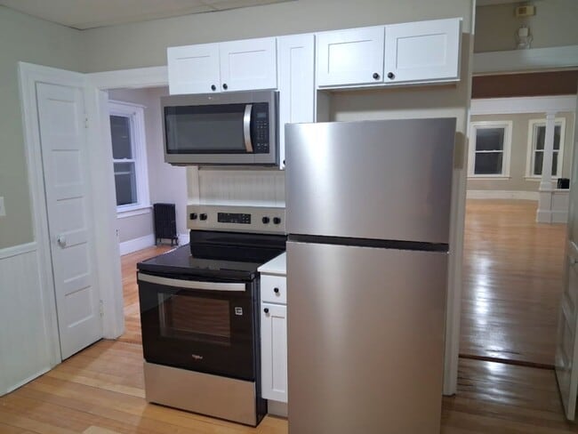 Building Photo - 848 Smith St