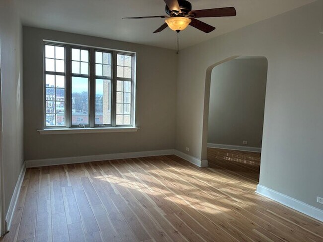 Building Photo - 1525 N Front St