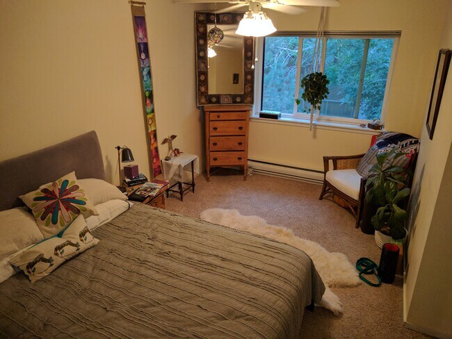 Dormitorio principal - 2681 Juniper Ave