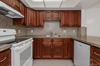Building Photo - 8830 W Sample Rd