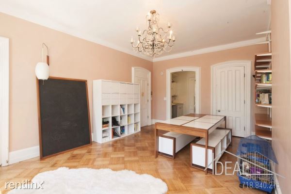 Building Photo - 208 Washington Park