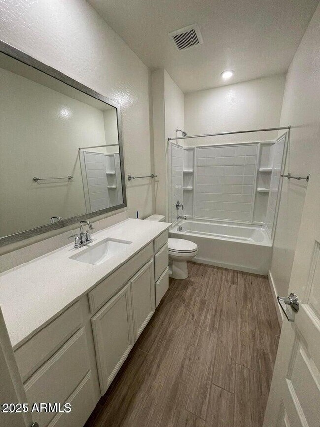 Foto del edificio - 16739 W Sand Hills Rd