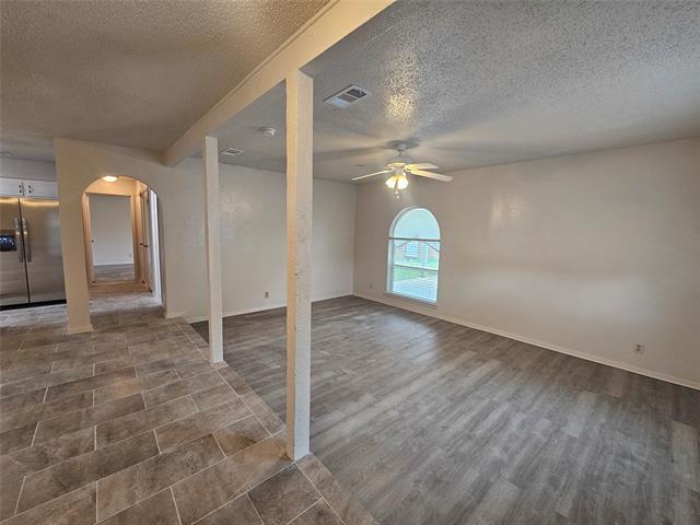 Foto del edificio - 720 Billie Ruth Ln