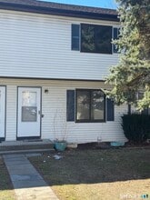 Building Photo - 8 Parker St