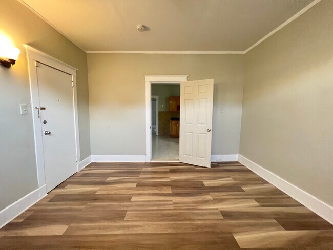 Unit 1R - 88 Grace St
