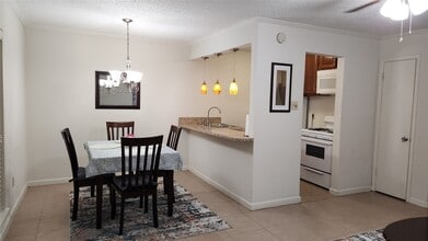 Building Photo - 4727 W Alabama St