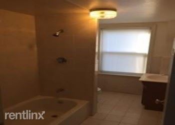 Foto del edificio - 43 Rustic St