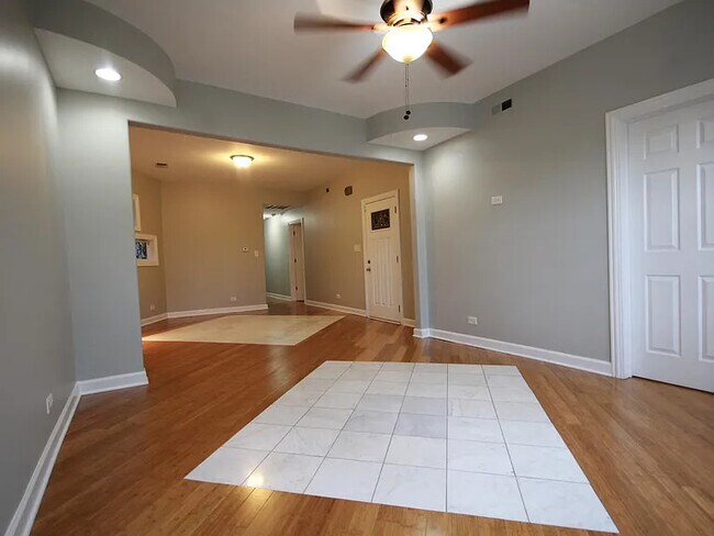 Foto del edificio - 1922 W 47th St