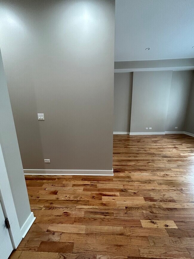 Foto del edificio - 753 W Buckingham Pl