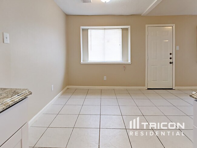 Foto del edificio - 3446 Edgecreek Dr