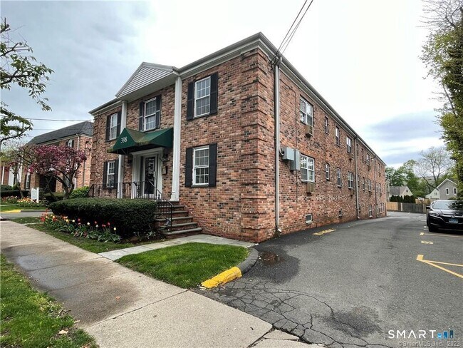 Building Photo - 398 Courtland Ave