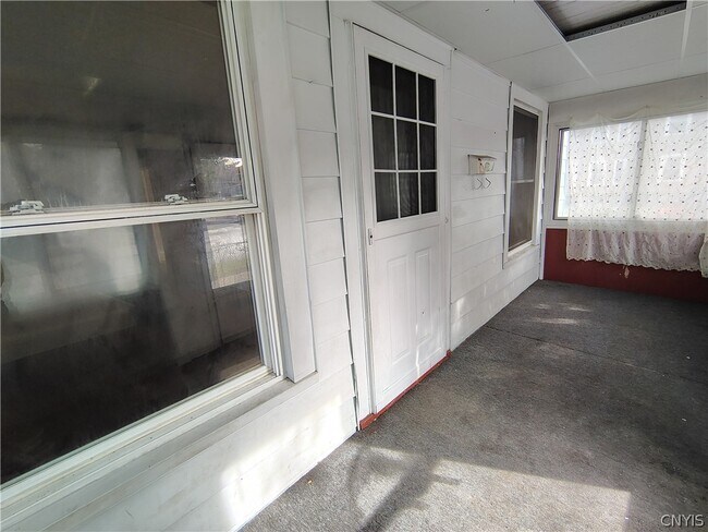 Foto del edificio - 2331 Midland Ave