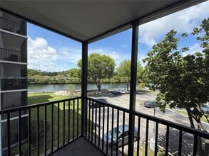 Building Photo - 3475 N Country Club Dr