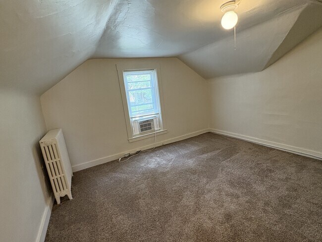 Foto del edificio - 315 E Davenport St