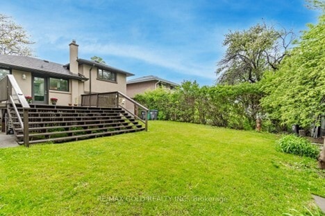 Large backyard - perfect for children, planting and fresh air. - 2122 Truscott Dr