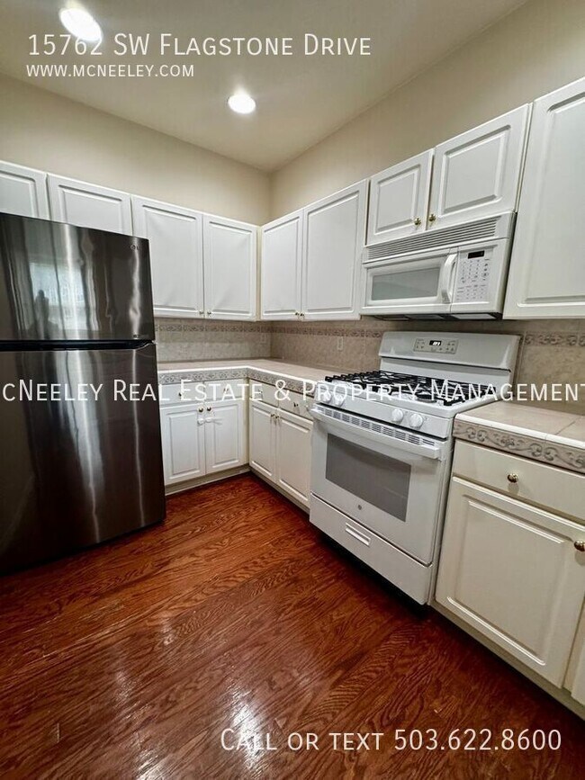 Building Photo - 15762 SW Flagstone Dr