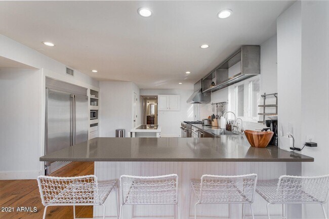 Foto del edificio - 5327 E Orchid Ln