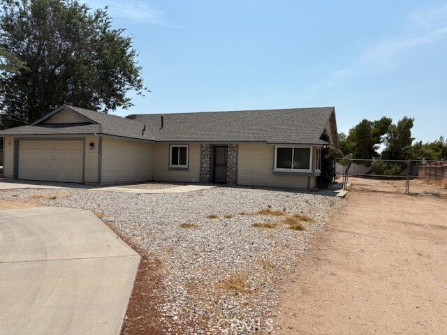Foto principal - 7998 Kingston Ave