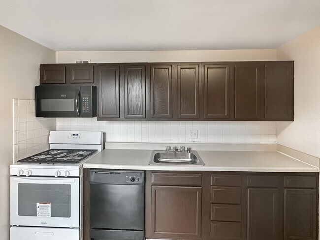 Building Photo - 3573 Laurel Fort Meade Rd