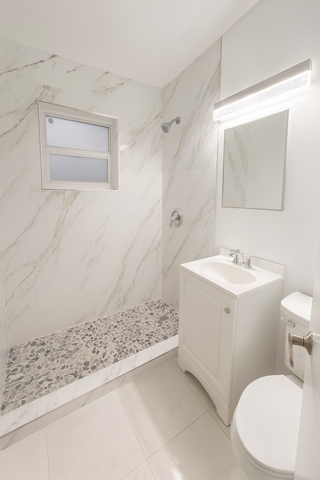 Foto del edificio - 3504 Lantana St