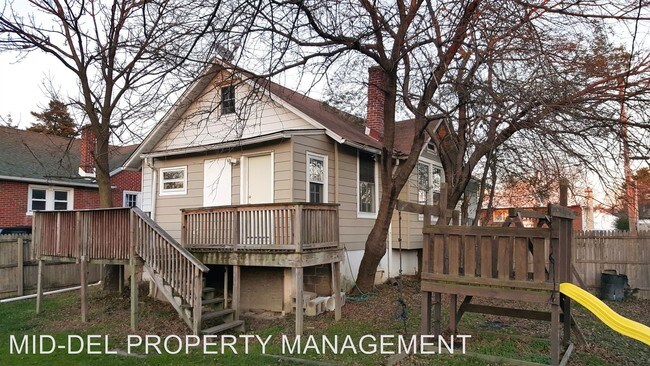 Building Photo - 2 br, 1 bath House - 1 Spruce Avenue