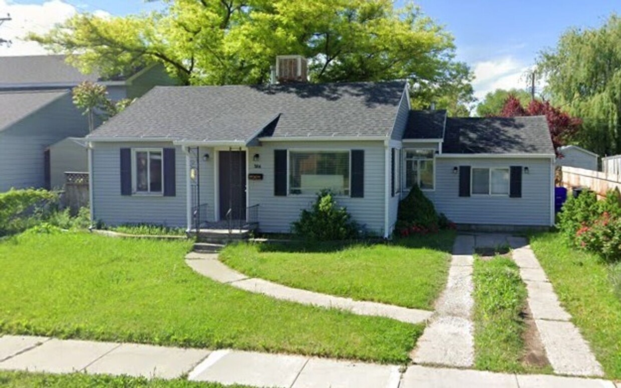 Primary Photo - Cute 3 BD - 1 BR Home Available in South S...