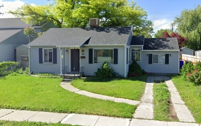 Cute 3 BD - 1 BR Home Available in South S... - Cute 3 BD - 1 BR Home Available in South S...