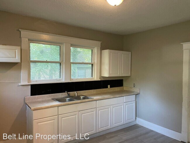 Building Photo - 3 br, 1 bath House - 2774 Midland Ave.