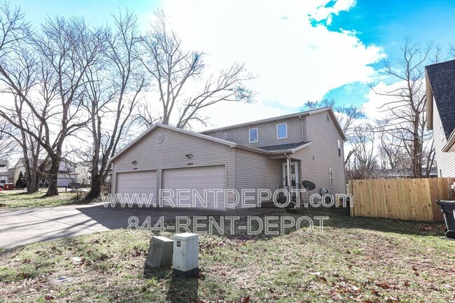 Foto del edificio - 8001-8005 Alexandra Ln, Newburgh, IN, 4763...