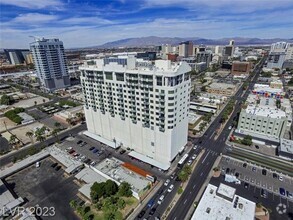 Building Photo - 900 S Las Vegas Blvd