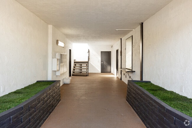 Entry - CitiZen Beach Collection on Manhattan