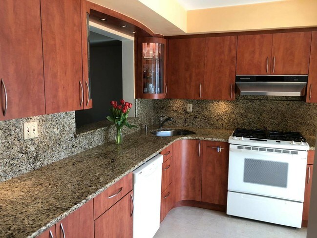 Foto del edificio - 221 Colby Pl