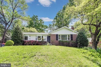 Building Photo - 14207 Gaines Ave