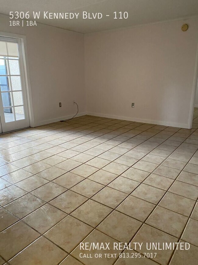 Building Photo - 5306 W Kennedy Blvd #110 Tampa 33609 (Sien...