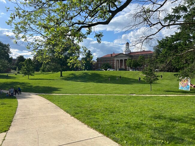 Foto del edificio - 921 Butternut St NW